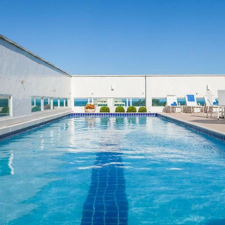 Ramada By Wyndham Macae Hotel & Suites Exterior foto