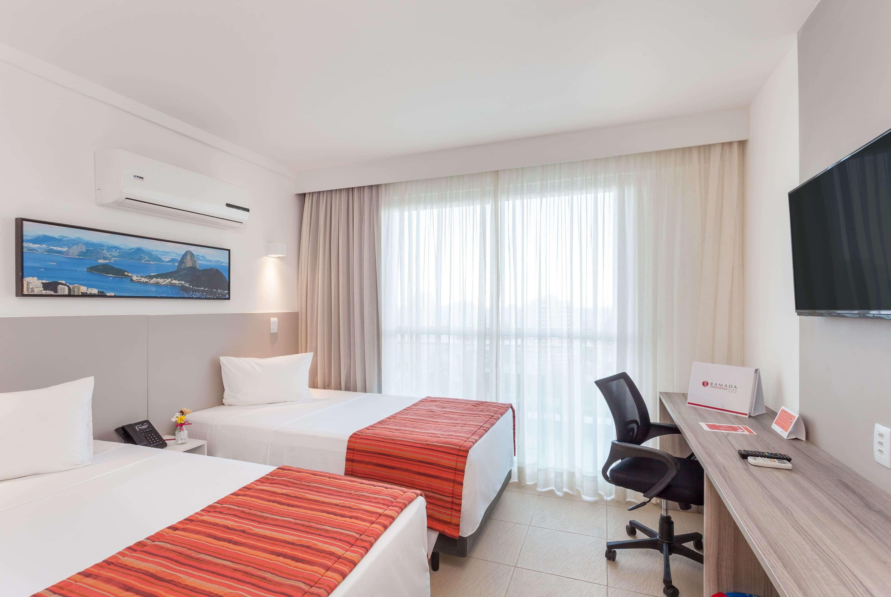 Ramada By Wyndham Macae Hotel & Suites Exterior foto