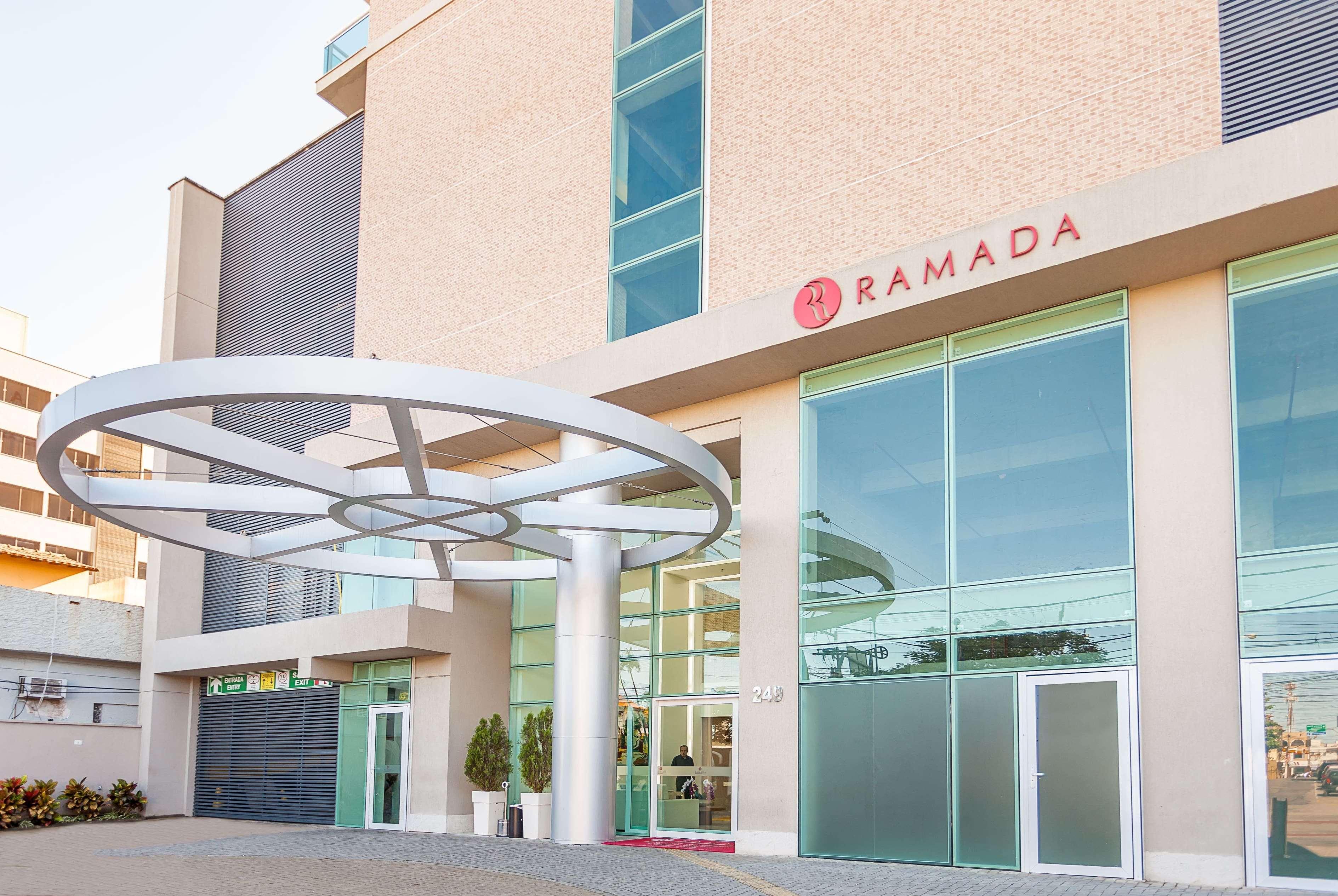Ramada By Wyndham Macae Hotel & Suites Exterior foto