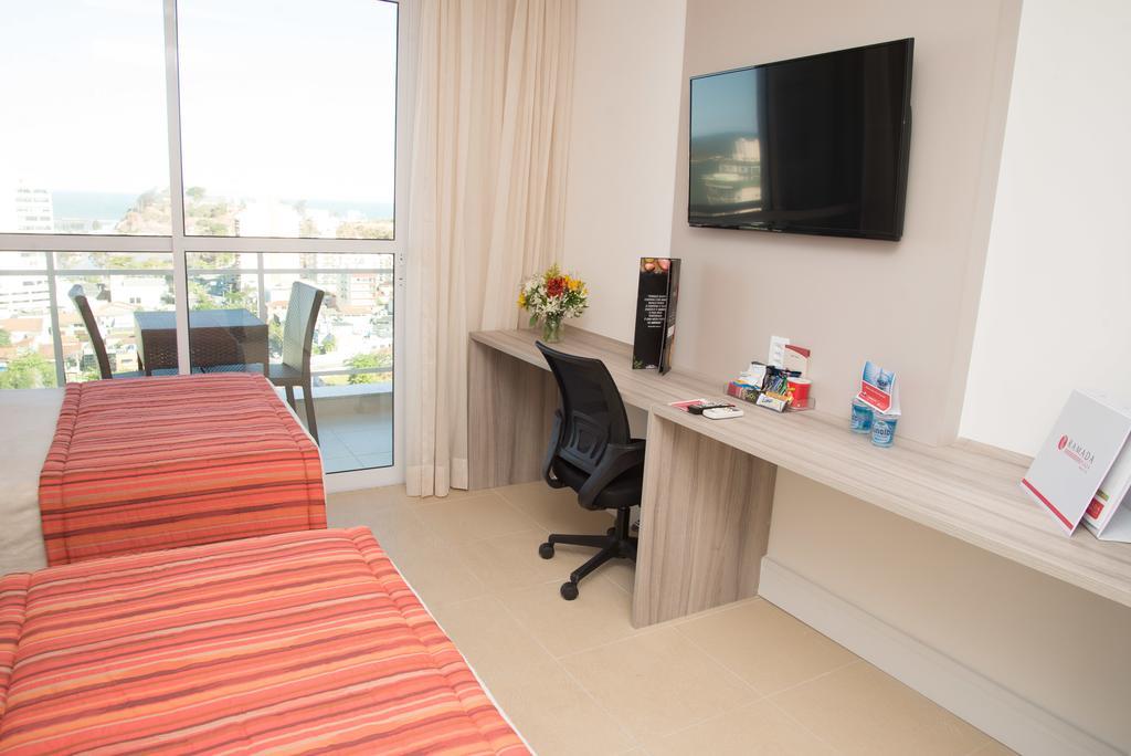 Ramada By Wyndham Macae Hotel & Suites Exterior foto