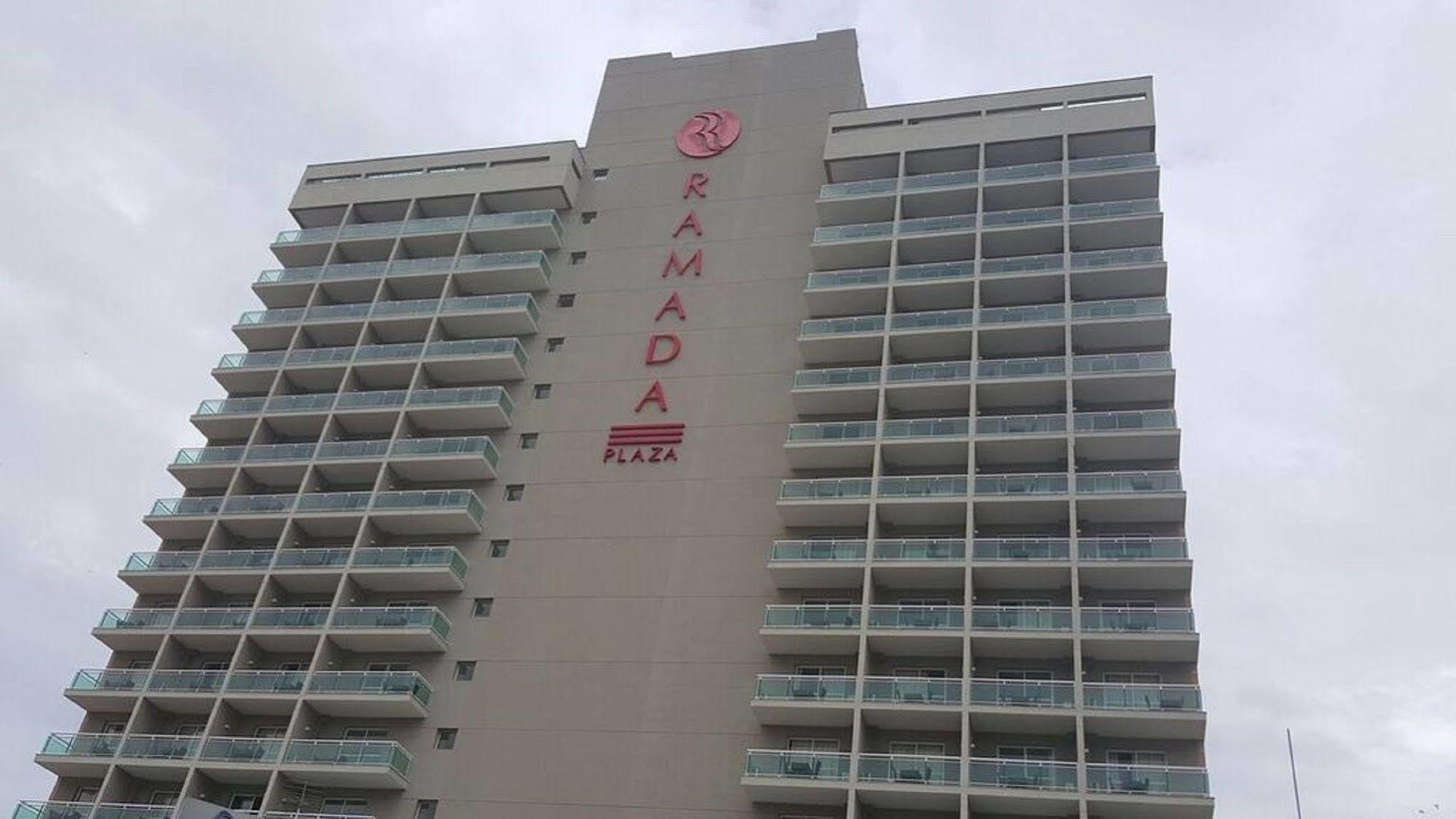 Ramada By Wyndham Macae Hotel & Suites Exterior foto